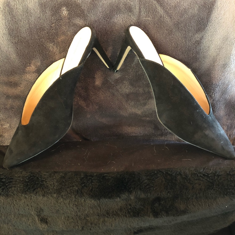 NWOT Black Suede heeled slides 💕